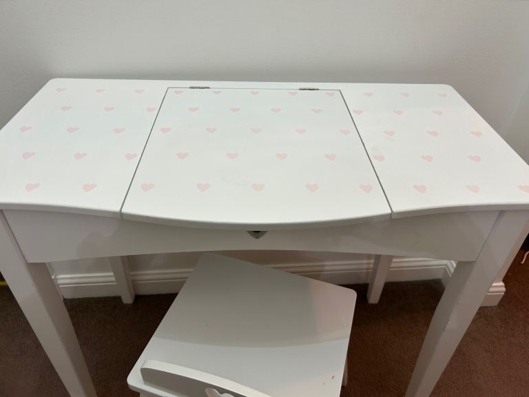 image for Kids Vanity and stool