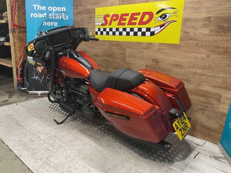 HARLEY-DAVIDSON STREETGLIDE