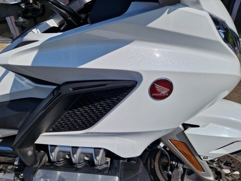 HONDA GL1800 GOLD WING  TOUR DCT