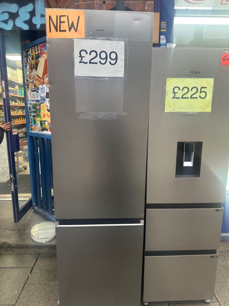 NEW/GRADED GREY SAMSUNG FRIDGE FREEZER 