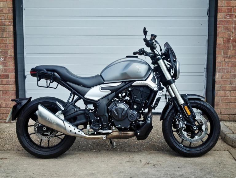 VOGE 500AC - 2023 Petrol Manual in Grey