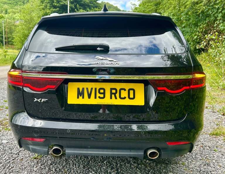 JAGUAR XF 2.0 T 250*PORTFOLIO ESTATE*Xenons-Meridian-FSH-ULEZ-Cam-Pronav*Superb