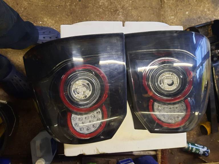 LAND ROVER FREELANDER 2 PAIR OF SMOKED TAIL LIGHTS.