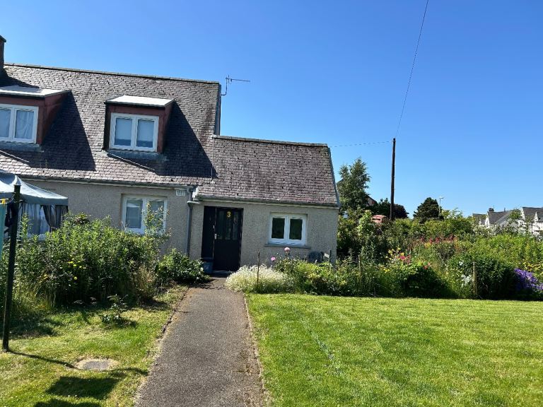 3 bed large end cottage rural. Swap only!! 