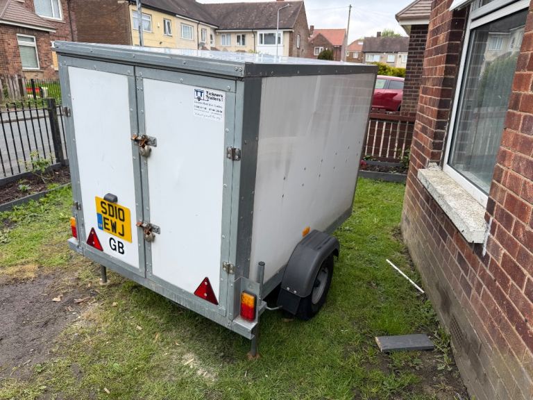 Box Trailer 6x4x4, New Floor, Hitch lock,