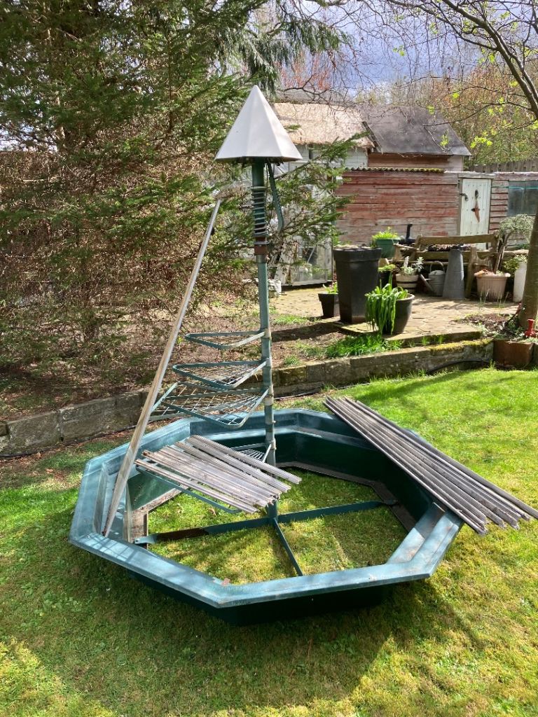 Pyramid Glass Greenhouse 