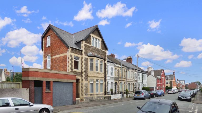 1 bedroom flat in 1 Major Road, Cardiff, CF5 Book Online - The Rent Guru {168}