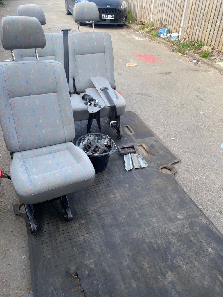 T5 rear seats,brackets and swb floor mat 