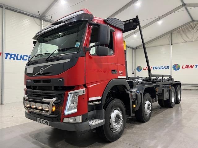 Volvo FM 420 8x4 Day Cab Hookloader Drawbar