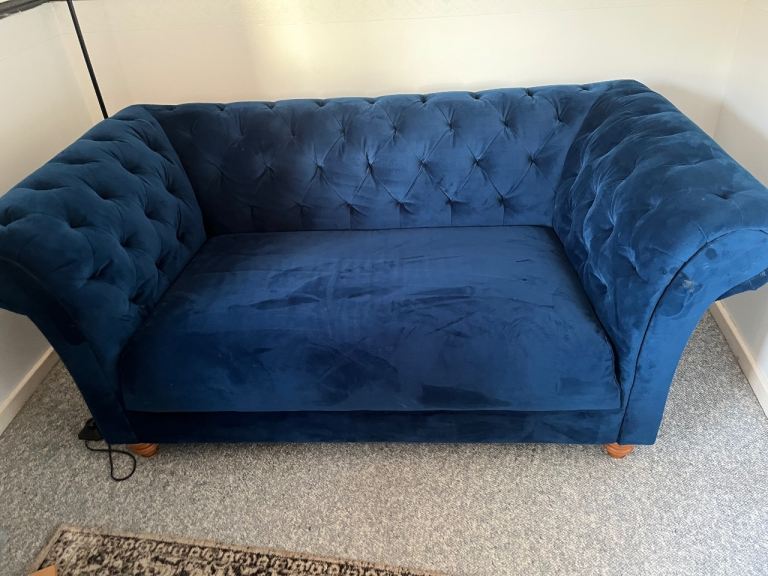 Good quality chesterfield 2 /3seater sofa 