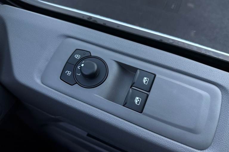 2025 Volkswagen Transporter 2.0 TDI 110 Commerce Plus Van Van DIESEL Manual