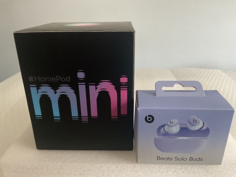 New | Opened Apple HomePod Mini (With Siri) – MY5G2B/A– Space Grey + Beats Solo Buds