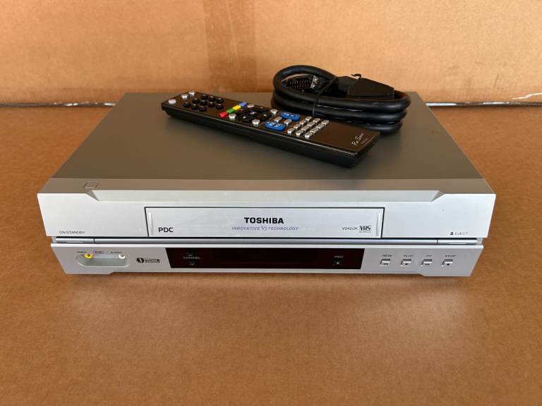 Toshiba V232UK Video Cassette Recorder VCR VHS Player + Remote -Fully Tested