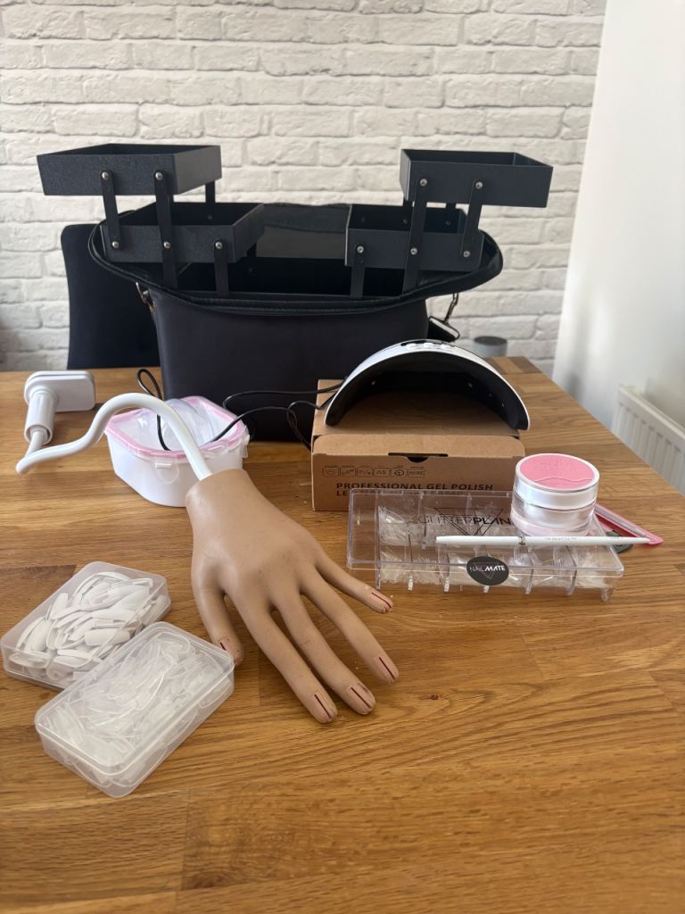 Black Carry Case with Organiser Trays – Nail practice hand LED nail lamp Good Condition