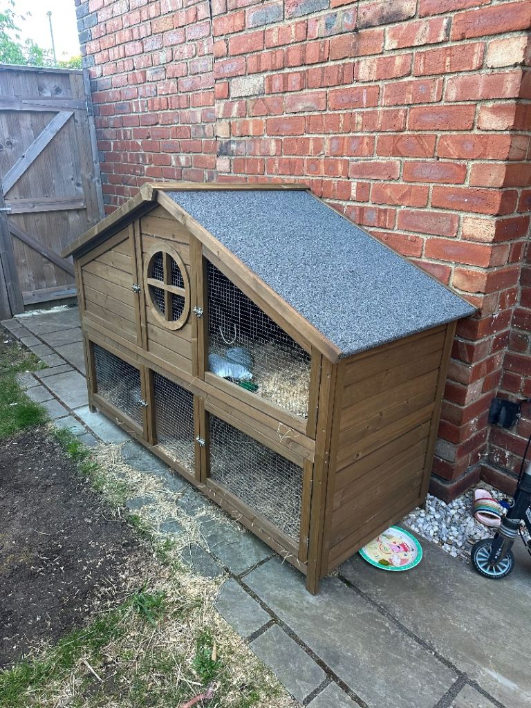 Rabbit hutch