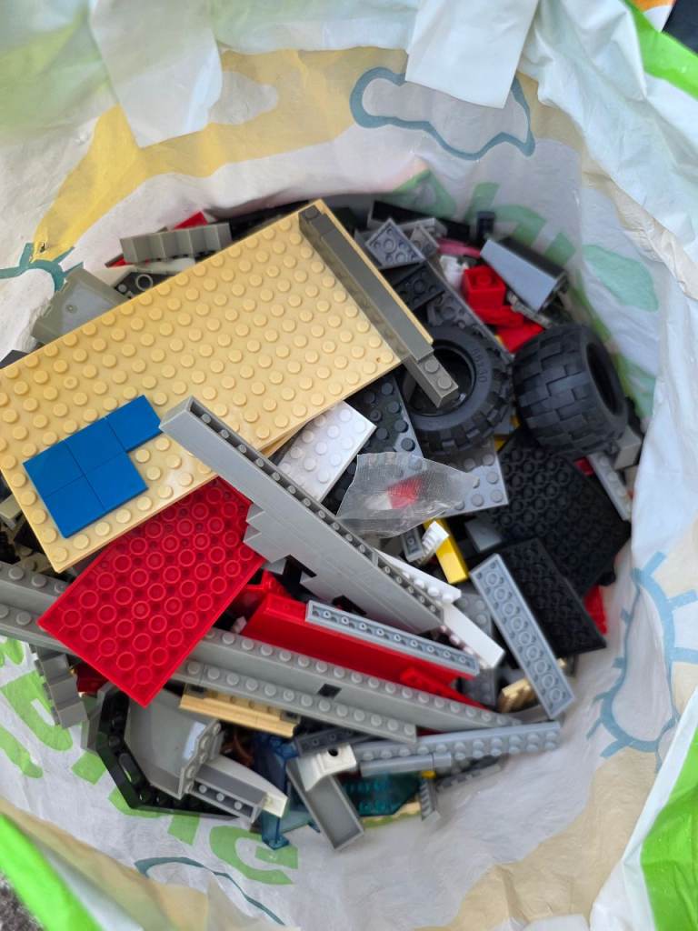 Free off brand Lego