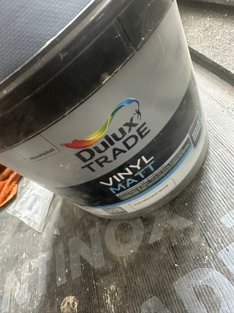 Dulux Trade Vinyl Matt paint - Pure Brilliant White 10L