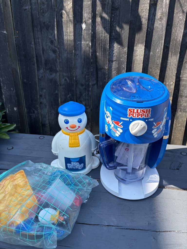 Slush Puppie Machine & Mr Frosty Bundle  