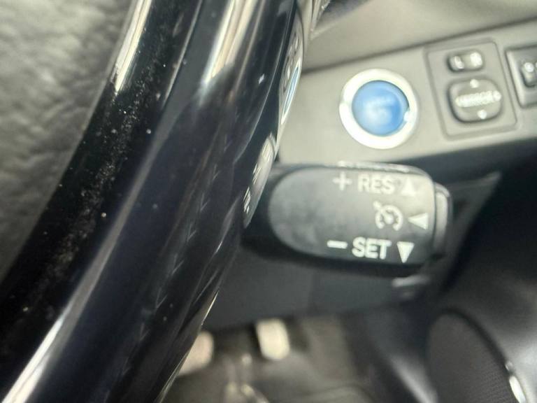 2018 Toyota Yaris 1.5 VVT-h Icon Tech Hatchback 5dr Petrol Hybrid E-CVT Euro 6 (s/s) (100 ps) Hat...