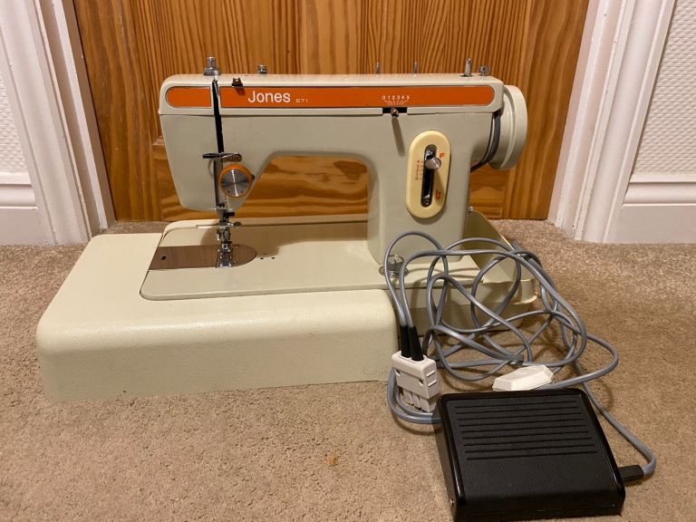 Vintage Jones 671 heavy duty electric sewing  machine
