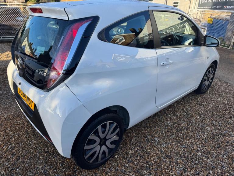 2014 Toyota AYGO 1.0 VVT-i X-Play 3dr HATCHBACK PETROL Manual