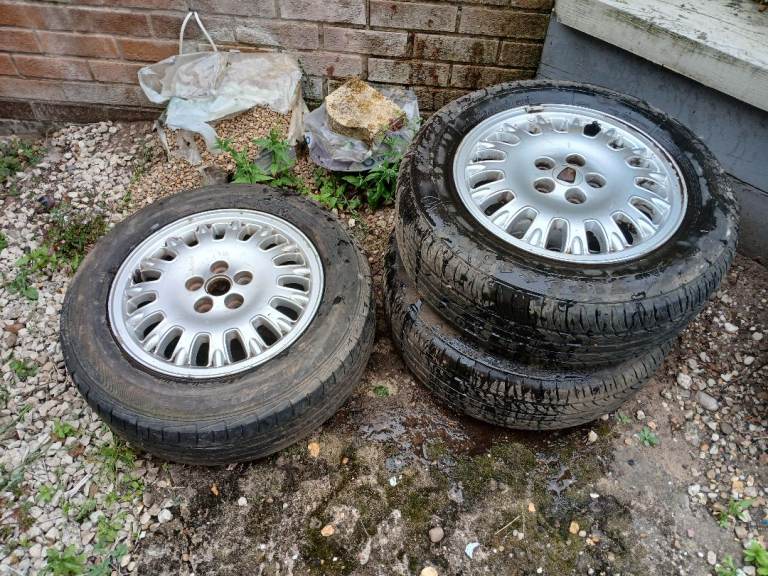 Rover 15" bottletop style wheels
