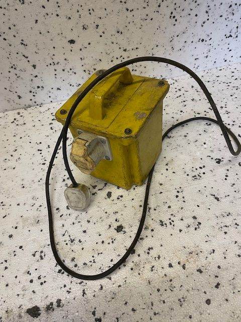 2 Transformers 110volts