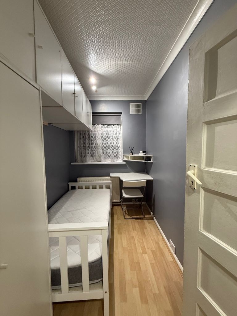 Single Room Available – All Bills Included | Vegetarian/Vegan Household