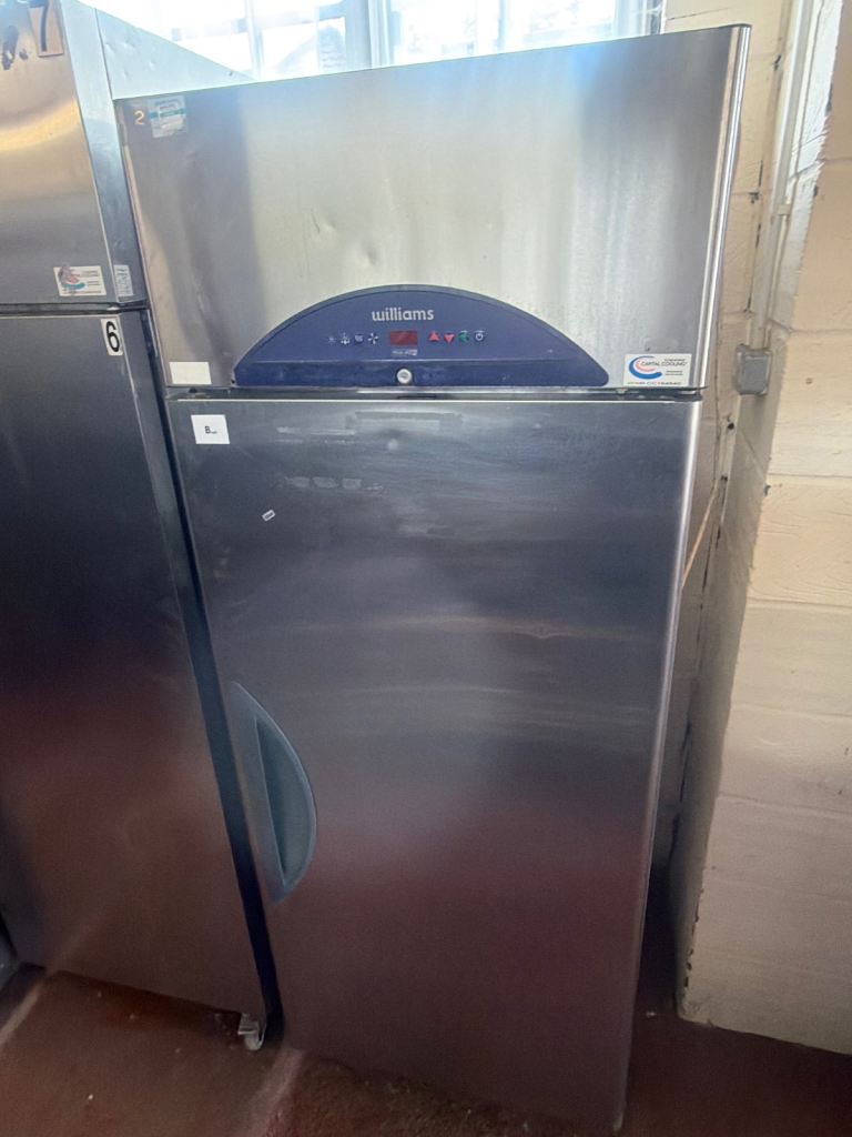 Commercial single door fridge freezer foster Williams cafe shop restaurant 