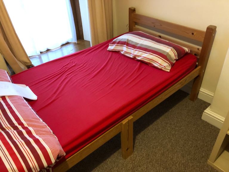 3 single beds and mattresses 