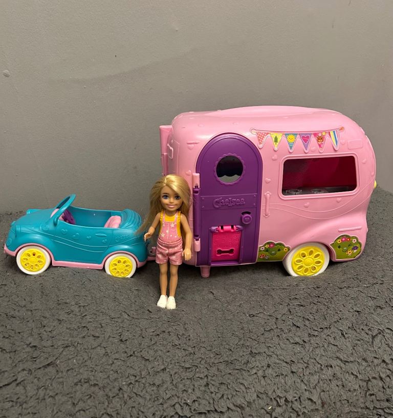 Chelsea camper and accessories set 