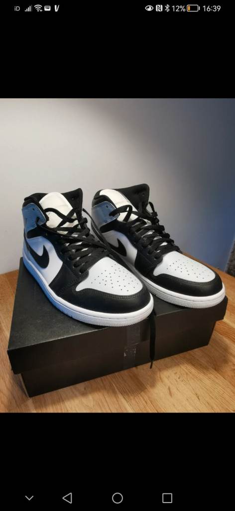 Nike Air Jordan 1 Mid Black/Aura/White/Squadron Blue colourway (style code DQ8426-002)