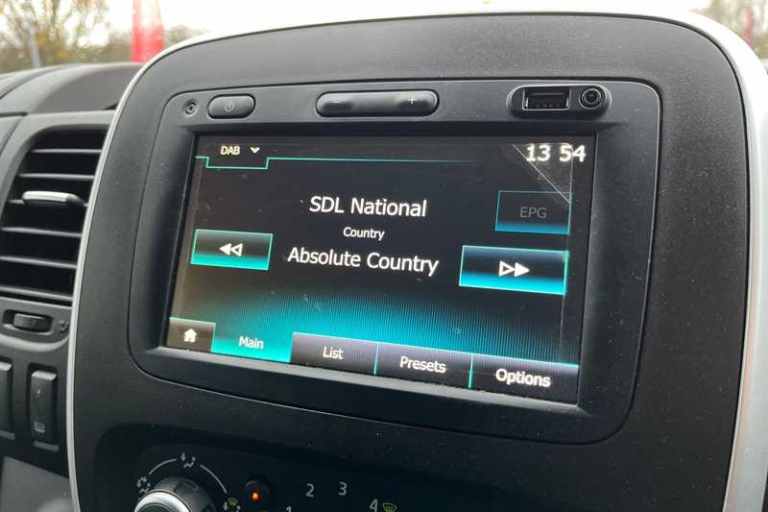 2020 Renault Trafic 2.0 dCi ENERGY 30 Sport Nav Minibus Double Cab 5dr Diesel Manual LWB Euro 6 M...