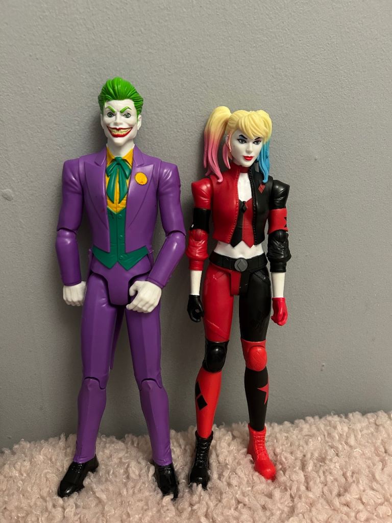 Joker and Harley Quinn figures