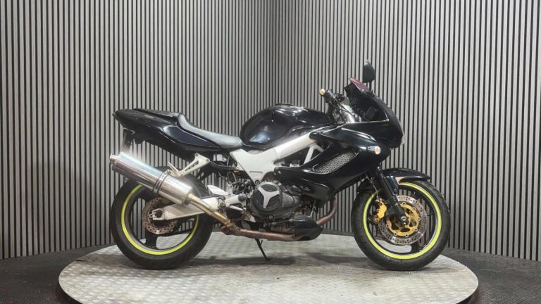 Honda VTR 1997 1000CC V TWIN 30K PROJECT BIKE SPARES OR REPAIR