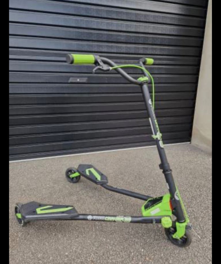 Flicker scooter side to side 