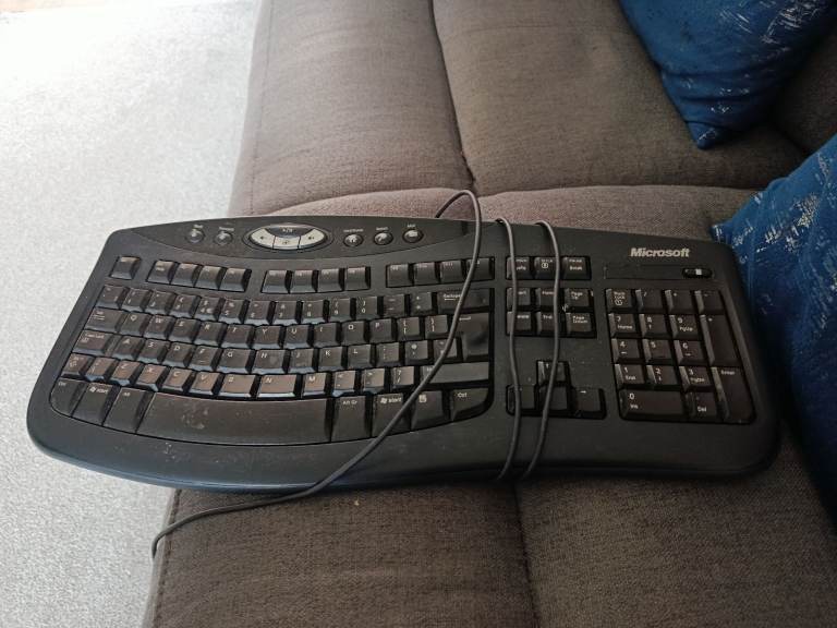 Microsoft curved comfort 2000 keyboard 