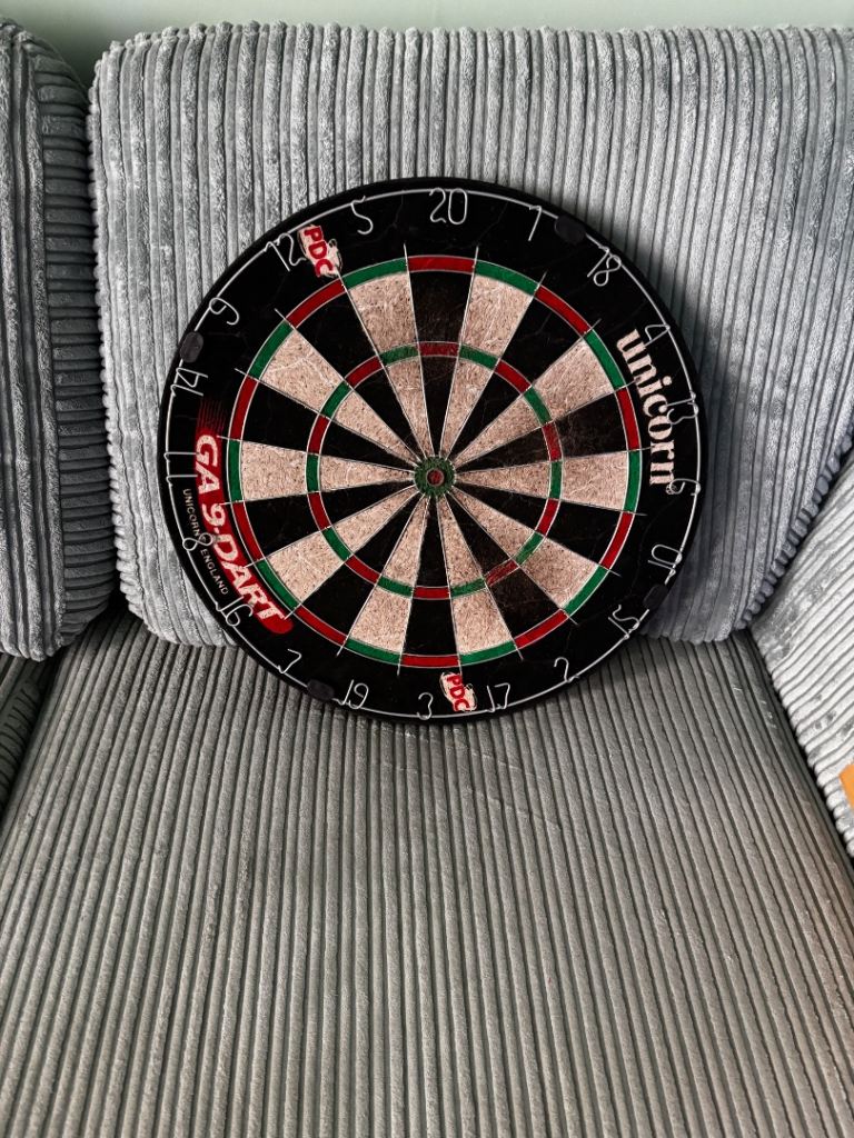 Unicorn GA Dartboard with Cabinet – Good Condition