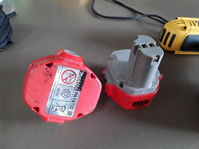 FAULTY LOSE POWER AFTER A FEW WEEKS OF SITTING Pair of Makita 14.4V 1.3Ah Ni-Cd Drill Batteries