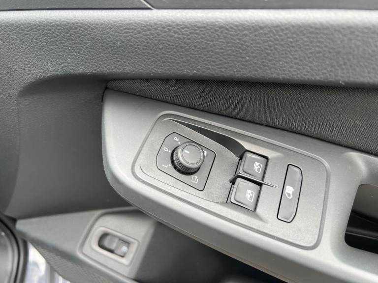 2025 Ford Transit Connect 250 LWB 1.5 Limited 150PS PHEV Auto Van Petrol Parallel PHEV Automatic