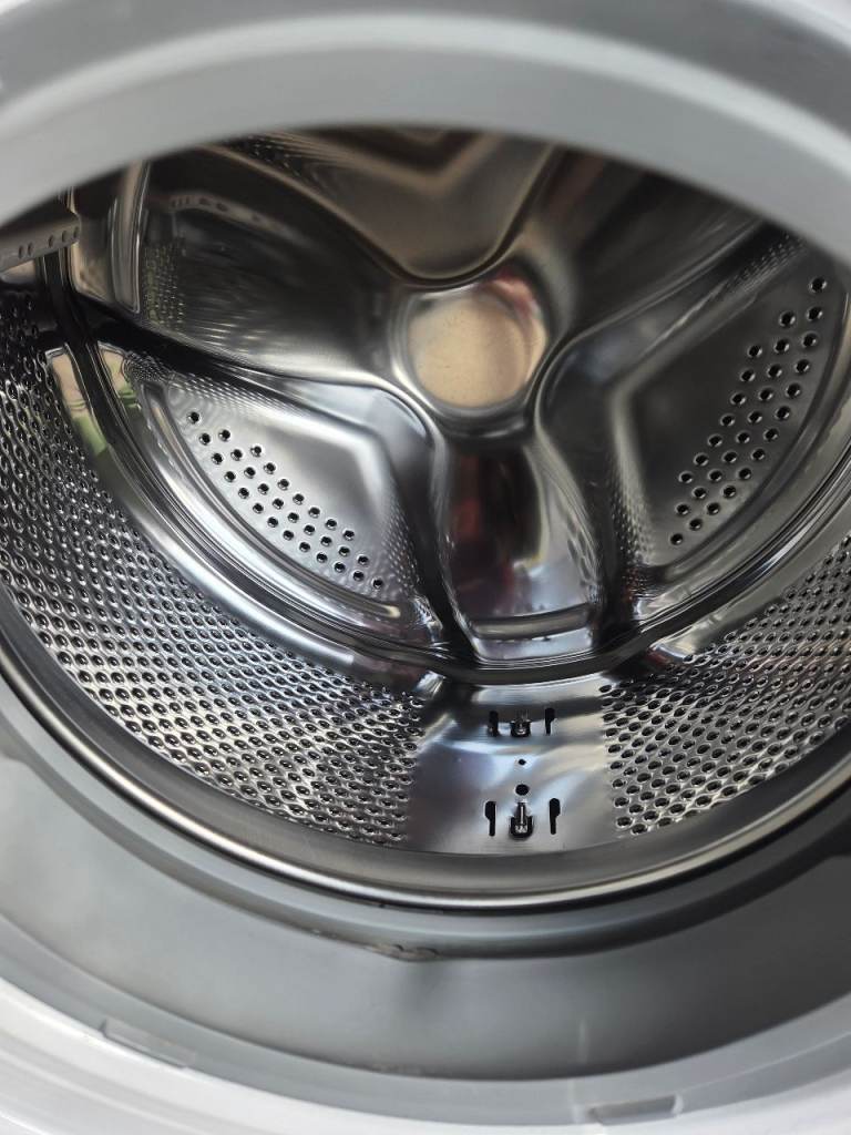 Immaculate washing machine 