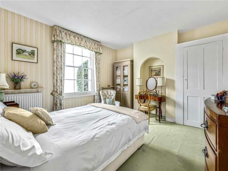     🏚️  AVAILABLE NOW IN TOTTENHAM ! 🔑