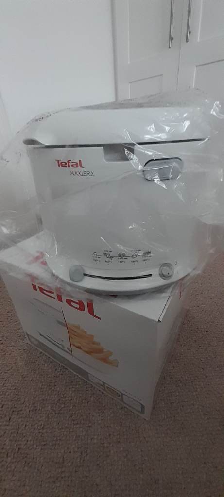 Tefal Maxi Fry Air Fryer - Family capacity. Boxed.  New.  £35 ono.  