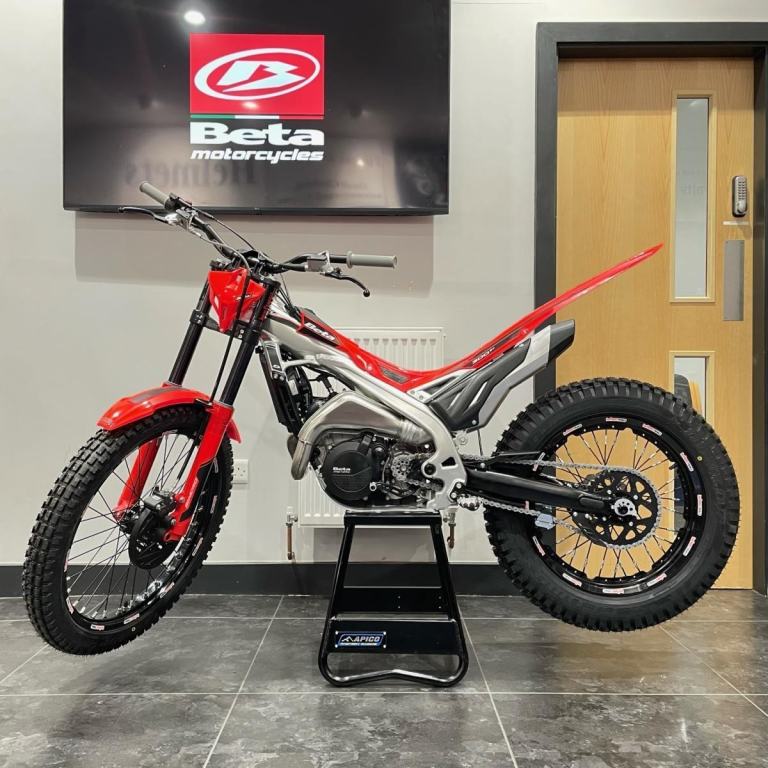 2026 BETA SINCRO 300 2T **BRAND NEW 2026** PETROL TRIALS BIKE - ORDER NOW!!!!
