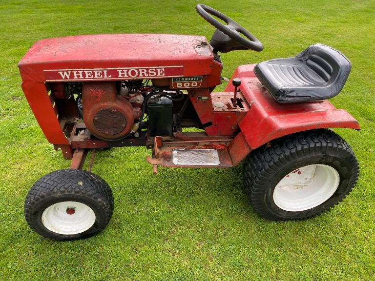 Wheel Horse garden tractor 