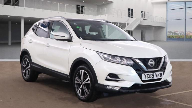 2019 Nissan Qashqai 1.3 DiG-T N-Connecta 5dr ++ PANROOF / NAV / CAMERA / ULEZ ++ HATCHBACK Petrol...