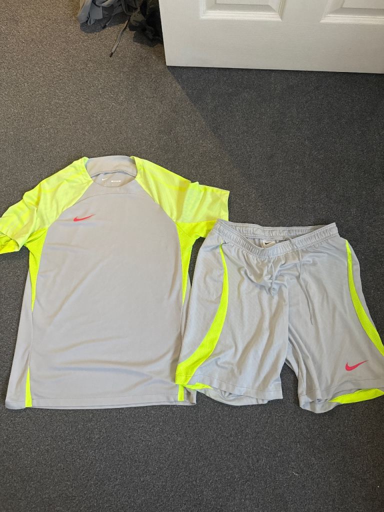 Nike Dri-Fit set 