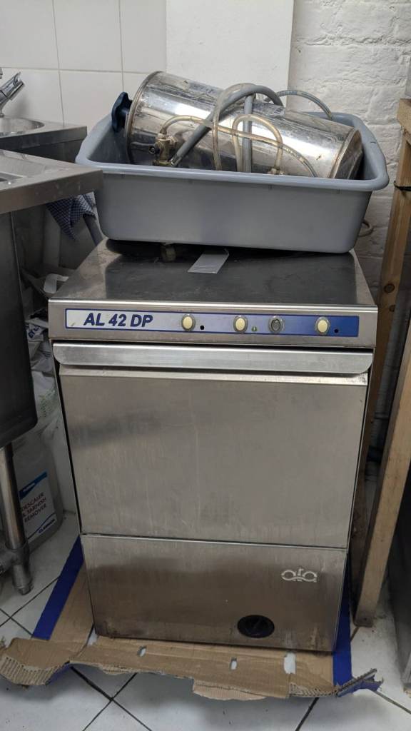 Commercial Glasswasher ATA AL42 - working manual water softener included