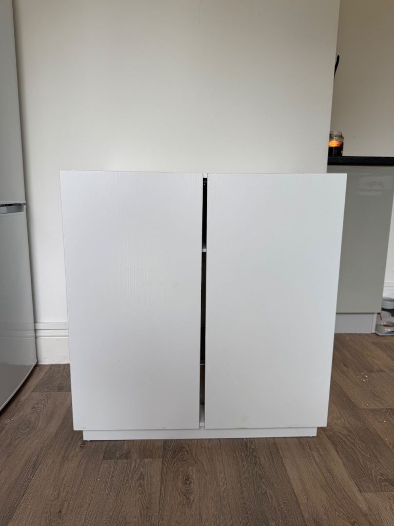 Cat litter box furniture enclosure 