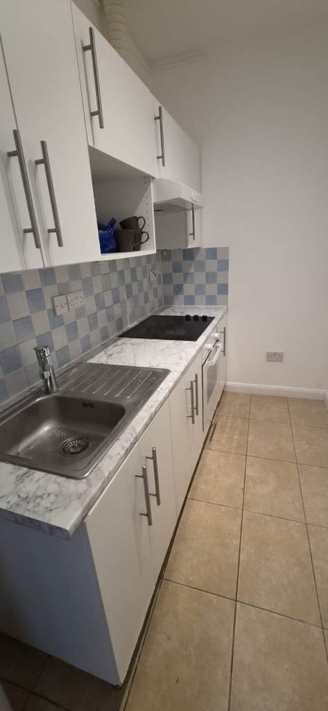Amazing Large Studio flat. Separate kitchen&Shower rm.No sharing.£1385 all bills included